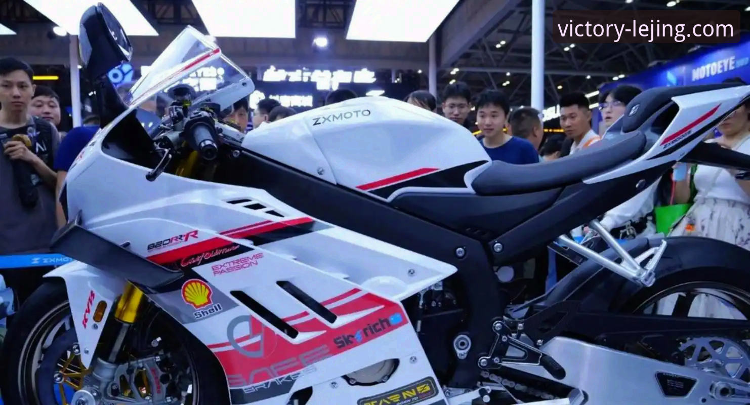 乐竞体育教程 2025赛季超级摩托车锦标赛匈牙利站:张雪机车车队逆袭夺冠深度分析
